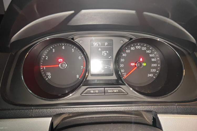 Used Volkswagen Gran Lavida 2015 1.6L Automatic Comfort Edition Instrument Cluster