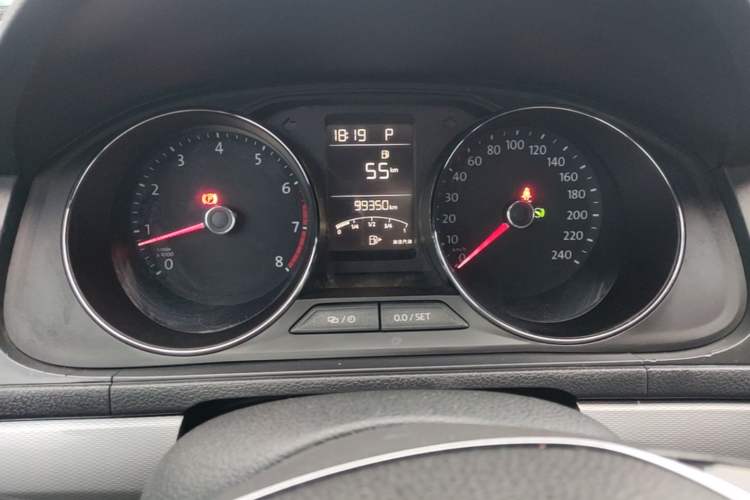 Used Volkswagen Gran Lavida 2015 1.6L Automatic Comfort Edition Instrument Cluster