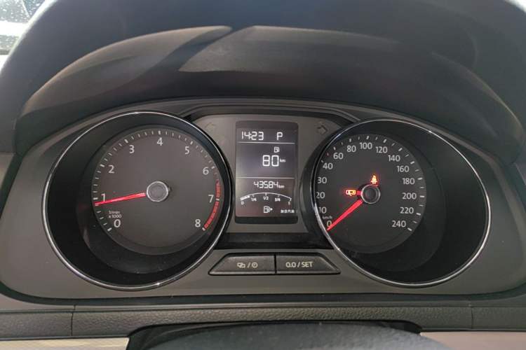Used Volkswagen Gran Lavida 2015 1.6L Automatic Comfort Edition Instrument Cluster