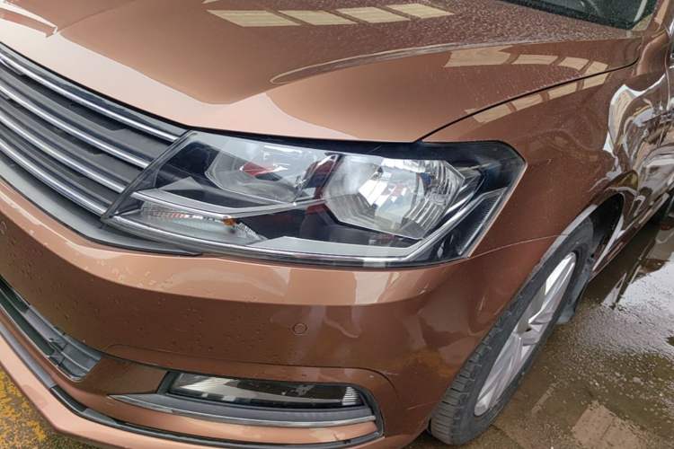 Used Volkswagen Gran Lavida 2015 1.6L Automatic Comfort Edition Left Front Headlight