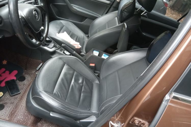 Used Volkswagen Gran Lavida 2015 1.6L Automatic Comfort Edition Left Front Seat