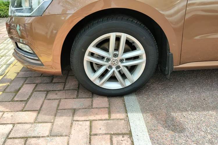 Used Volkswagen Gran Lavida 2015 230TSI DSG Comfort Edition Left Front Wheel Hub