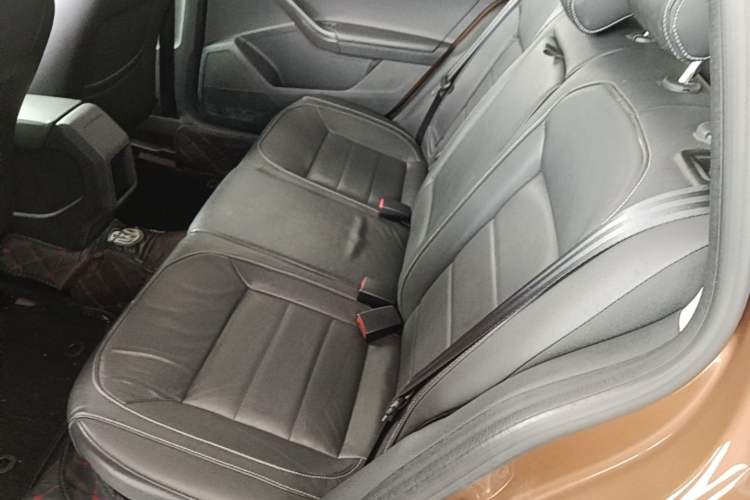 Used Volkswagen Gran Lavida 2015 1.6L Automatic Comfort Edition Left Rear Seat