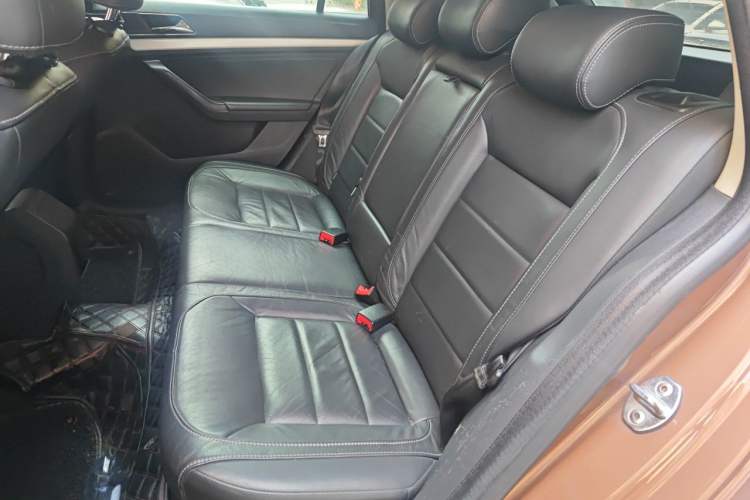 Used Volkswagen Gran Lavida 2015 1.6L Automatic Comfort Edition Left Rear Seat