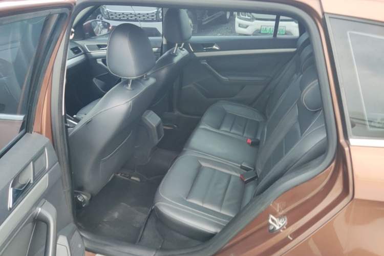 Used Volkswagen Gran Lavida 2015 1.6L Automatic Comfort Edition Left Rear Seat