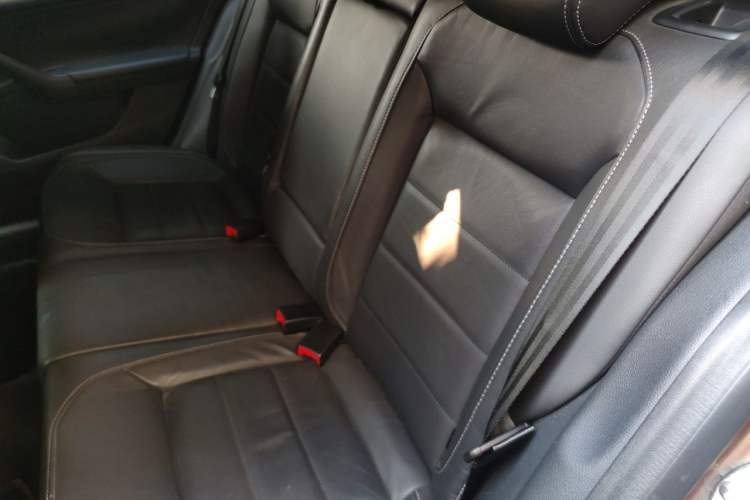 Used Volkswagen Gran Lavida 2015 1.6L Automatic Comfort Edition Left Rear Seat