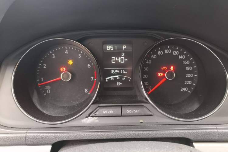 Used Volkswagen Gran Lavida 2015 230TSI DSG Comfort Edition Odometer Close Up