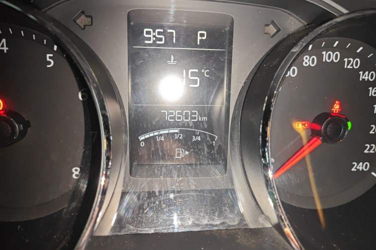 Used Volkswagen Gran Lavida 2015 1.6L Automatic Comfort Edition Odometer Close Up