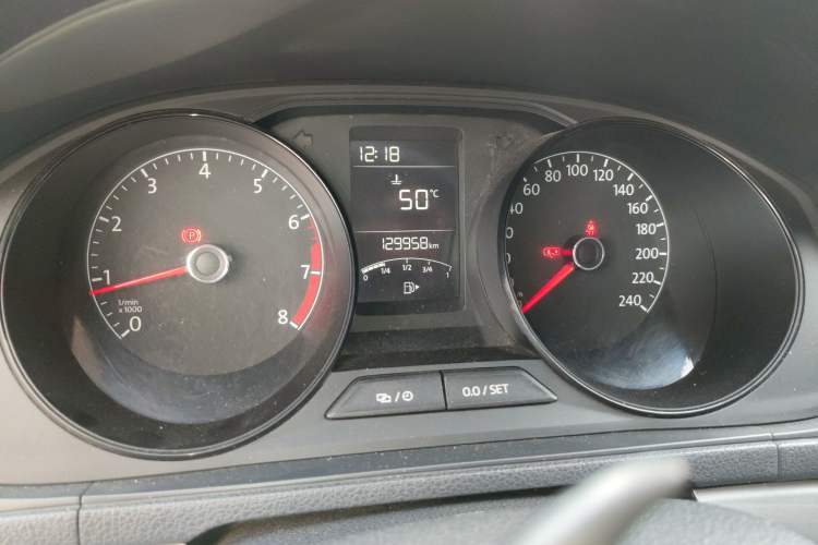 Used Volkswagen Gran Lavida 2015 1.6L Manual Fashion Edition Odometer Close Up