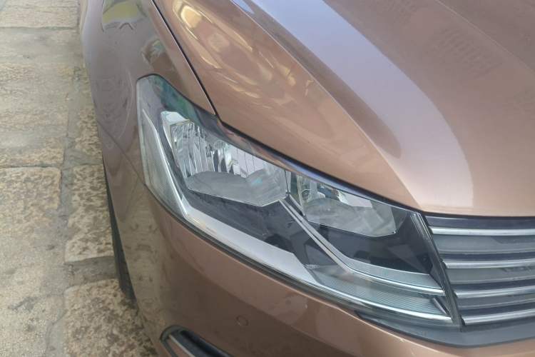 Used Volkswagen Gran Lavida 2015 230TSI DSG Comfort Edition Right Front Headlight
