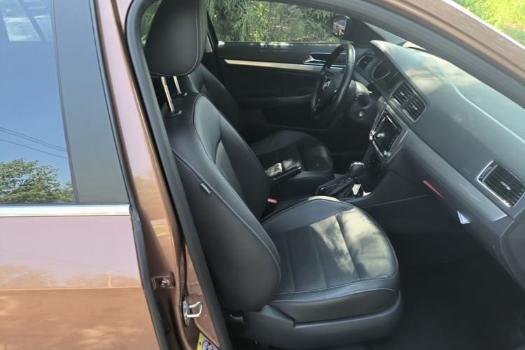 Used Volkswagen Gran Lavida 2015 1.6L Automatic Comfort Edition Right Front Seat