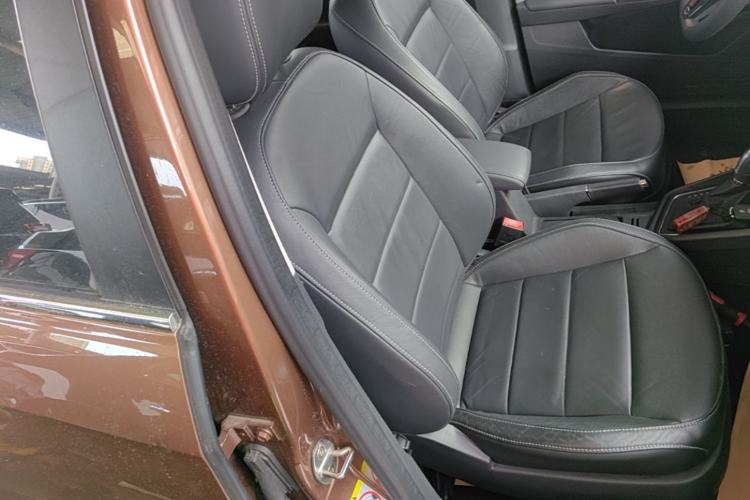 Used Volkswagen Gran Lavida 2015 1.6L Automatic Comfort Edition Right Front Seat