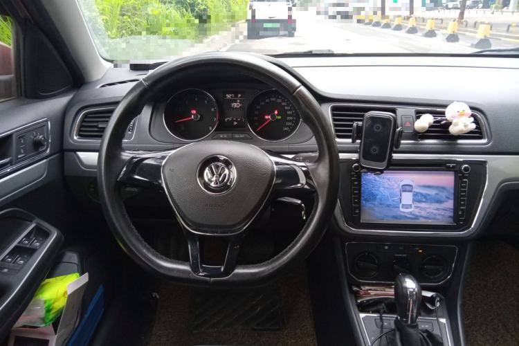 Used Volkswagen Gran Lavida 2015 1.6L Automatic Comfort Edition Steering Wheel