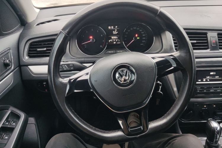 Used Volkswagen Gran Lavida 2015 1.6L Automatic Comfort Edition Steering Wheel
