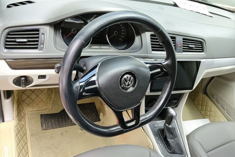 Used Volkswagen Gran Lavida 2015 230TSI DSG Comfort Edition Steering Wheel