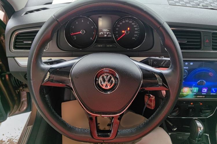 Used Volkswagen Gran Lavida 2015 1.6L Automatic Comfort Edition Steering Wheel