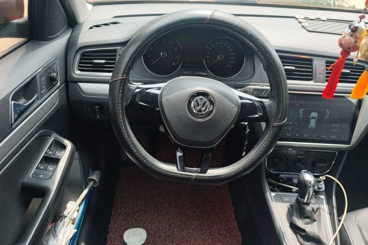 Used Volkswagen Gran Lavida 2015 1.6L Automatic Comfort Edition Steering Wheel