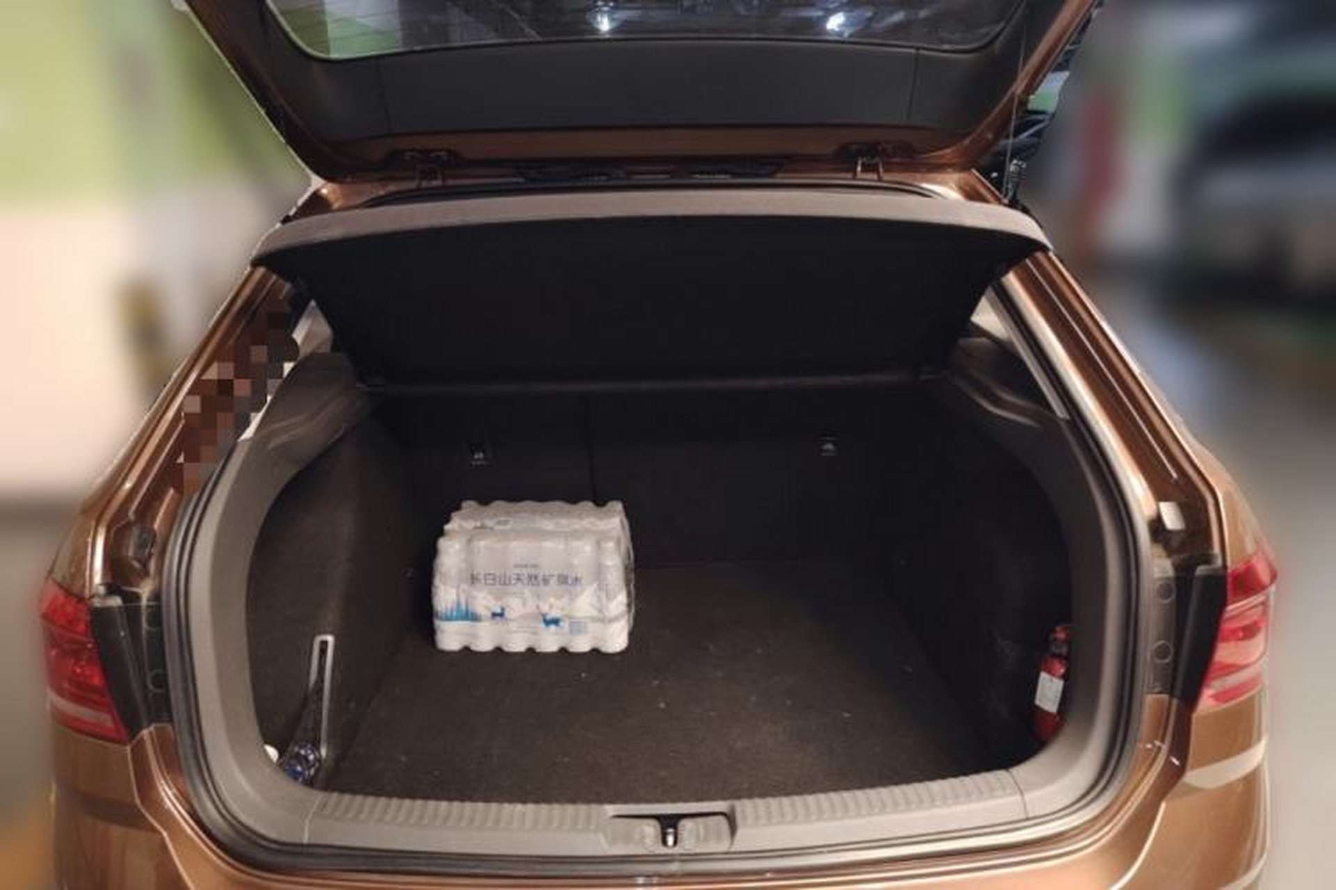 Used Volkswagen Gran Lavida 2015 1.6L Automatic Comfort Edition Trunk