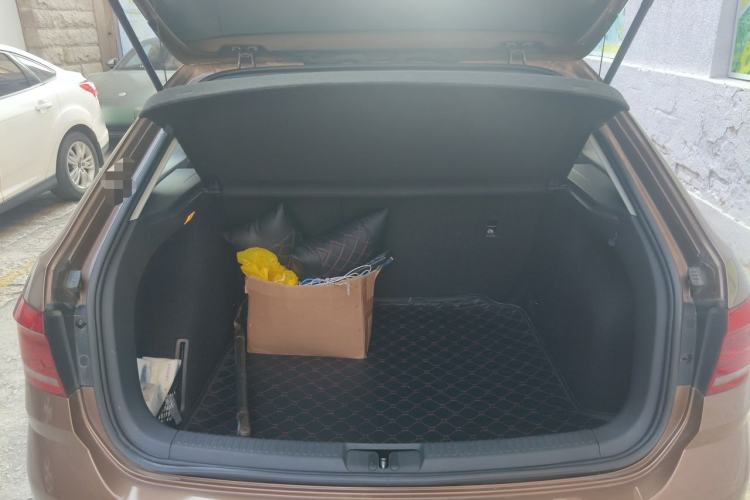 Used Volkswagen Gran Lavida 2015 230TSI DSG Comfort Edition Trunk
