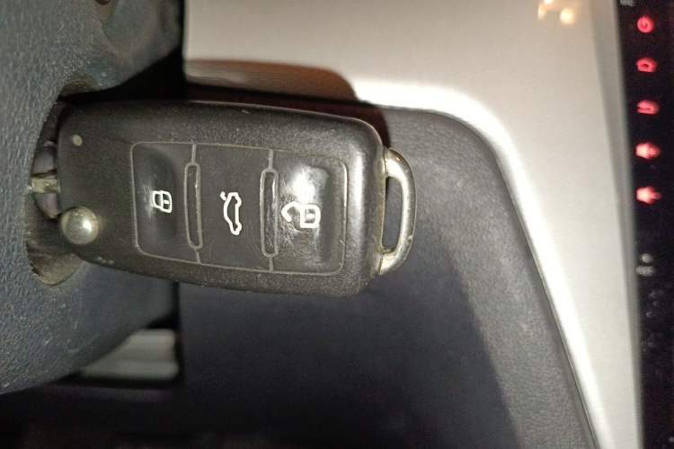 Used Volkswagen Gran Lavida 2015 1.6L Automatic Comfort Edition Vehicle Key