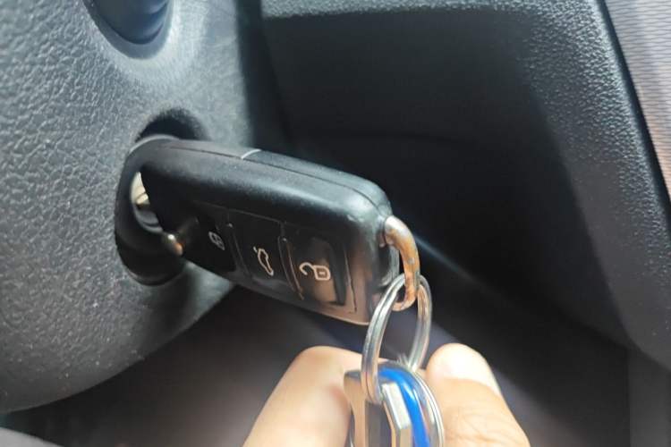 Used Volkswagen Gran Lavida 2015 1.6L Automatic Comfort Edition Vehicle Key