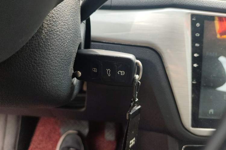 Used Volkswagen Gran Lavida 2015 1.6L Automatic Comfort Edition Vehicle Key