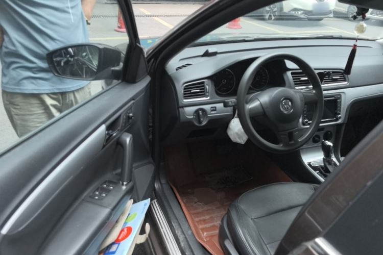 Used Volkswagen Gran Lavida 2015 1.6L Automatic Comfort Edition Driver Seat
