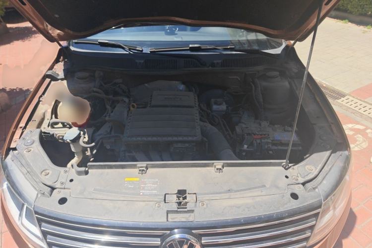 Used Volkswagen Gran Lavida 2015 1.6L Automatic Comfort Edition Engine Bay