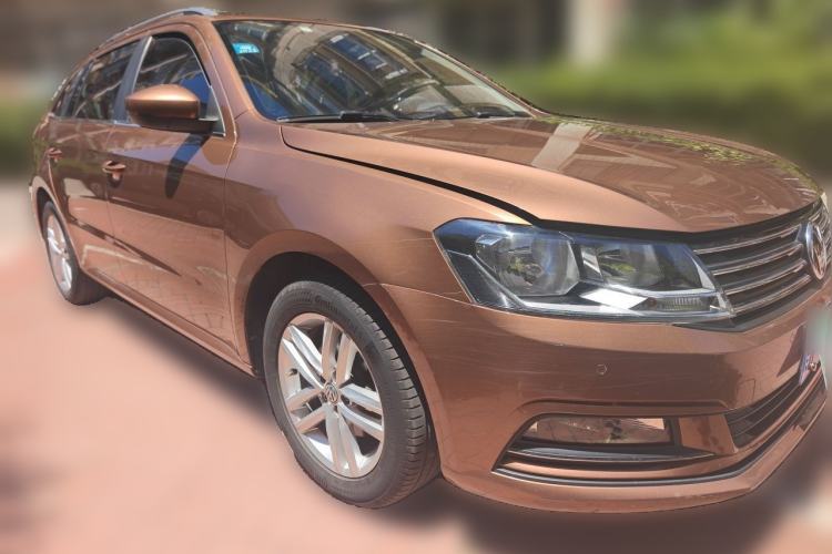 Used Volkswagen Gran Lavida 2015 1.6L Automatic Comfort Edition Front Right 45 Deg