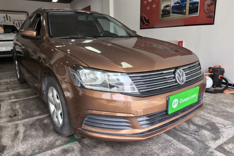 Used Volkswagen Gran Lavida 2015 1.6L Automatic Fashion Edition Front Right 45 Deg