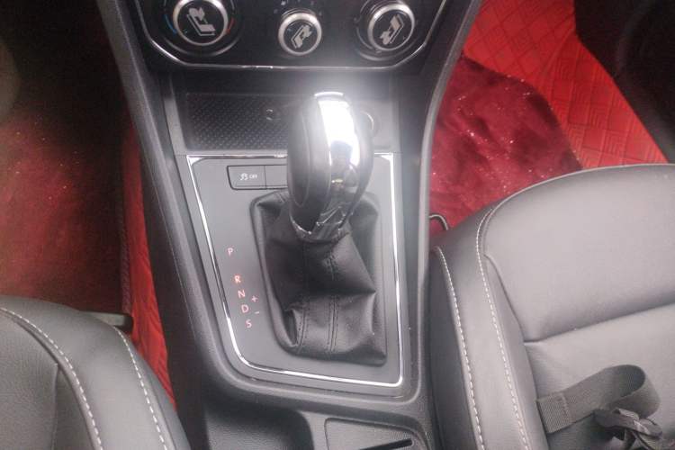 Used Volkswagen Gran Lavida 2015 230TSI DSG Comfort Edition Gear Lever