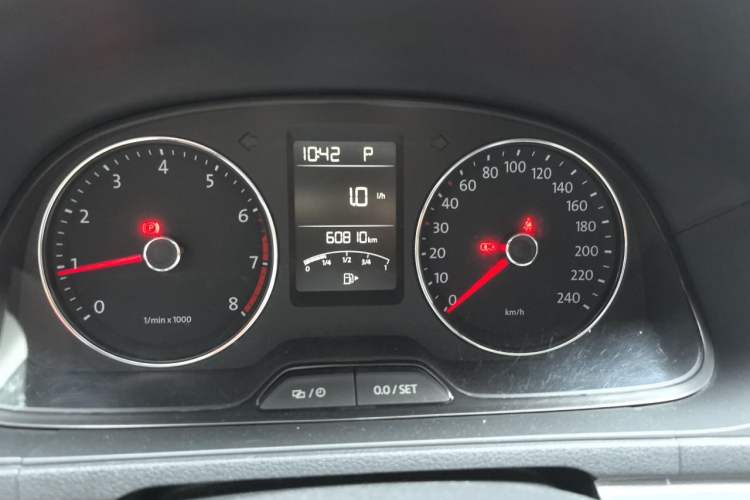 Used Volkswagen Gran Lavida 2015 1.6L Automatic Comfort Edition Instrument Cluster