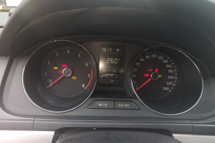 Used Volkswagen Gran Lavida 2015 1.6L Automatic Comfort Edition Instrument Cluster
