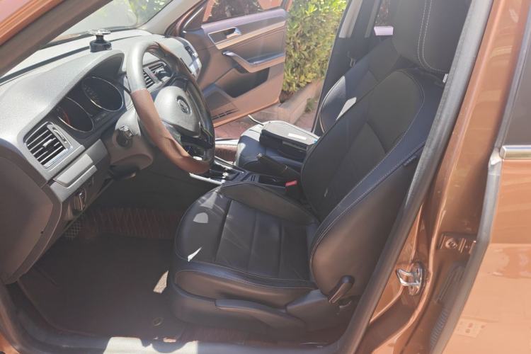 Used Volkswagen Gran Lavida 2015 1.6L Automatic Comfort Edition Left Front Seat