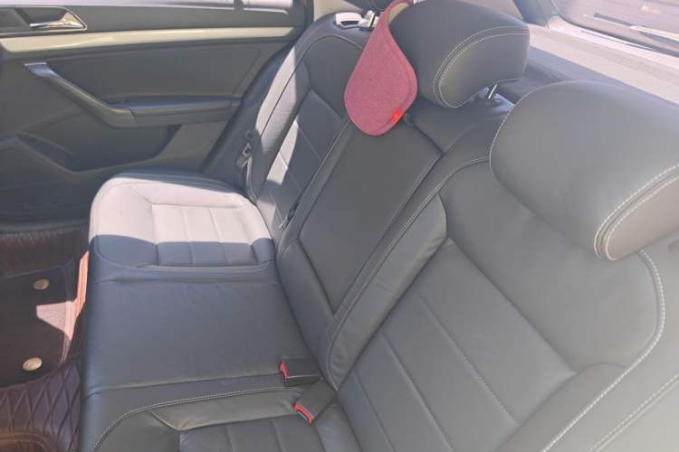 Used Volkswagen Gran Lavida 2015 1.6L Automatic Comfort Edition Left Rear Seat