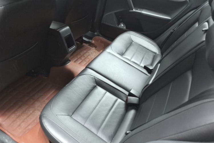 Used Volkswagen Gran Lavida 2015 1.6L Automatic Comfort Edition Left Rear Seat