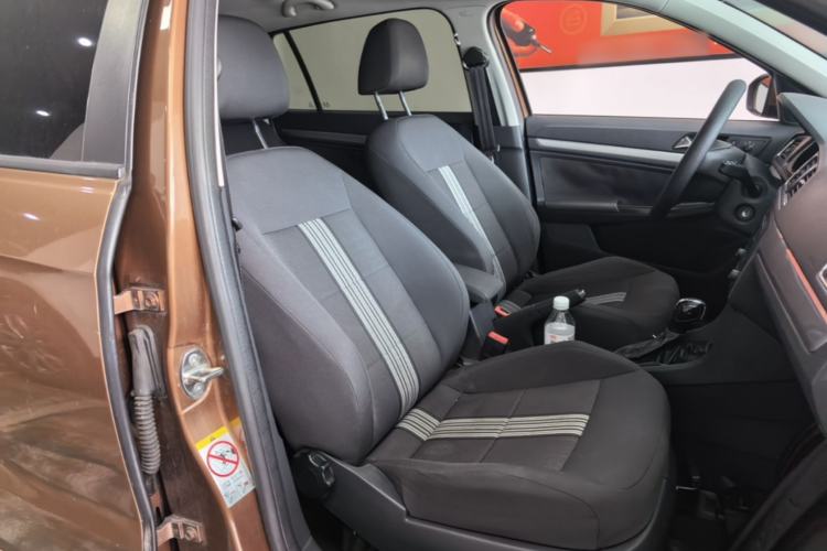 Used Volkswagen Gran Lavida 2015 1.6L Automatic Fashion Edition Right Front Seat