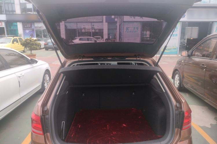 Used Volkswagen Gran Lavida 2015 230TSI DSG Comfort Edition Trunk