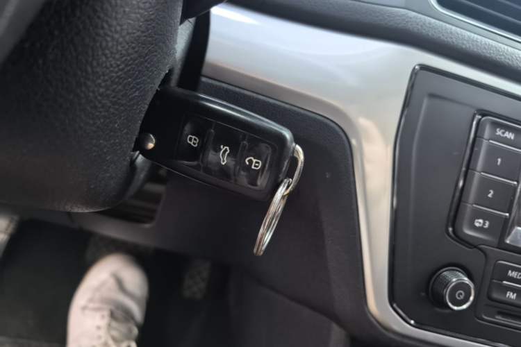 Used Volkswagen Gran Lavida 2015 1.6L Automatic Fashion Edition Vehicle Key