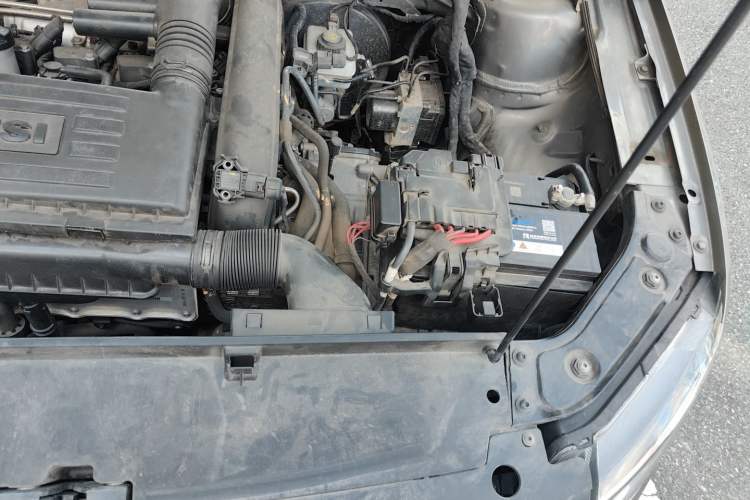 Used Volkswagen Gran Lavida 2015 230TSI DSG Comfort Edition Engine Bay Left