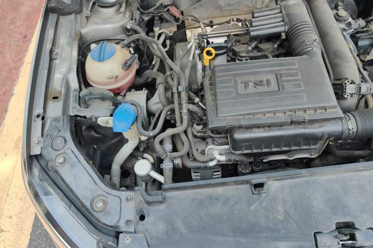 Used Volkswagen Gran Lavida 2015 230TSI DSG Comfort Edition Engine Bay Right
