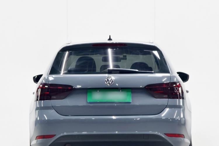 Used Volkswagen Gran Lavida 2015 1.6L Automatic Fashion Edition Exterior 5