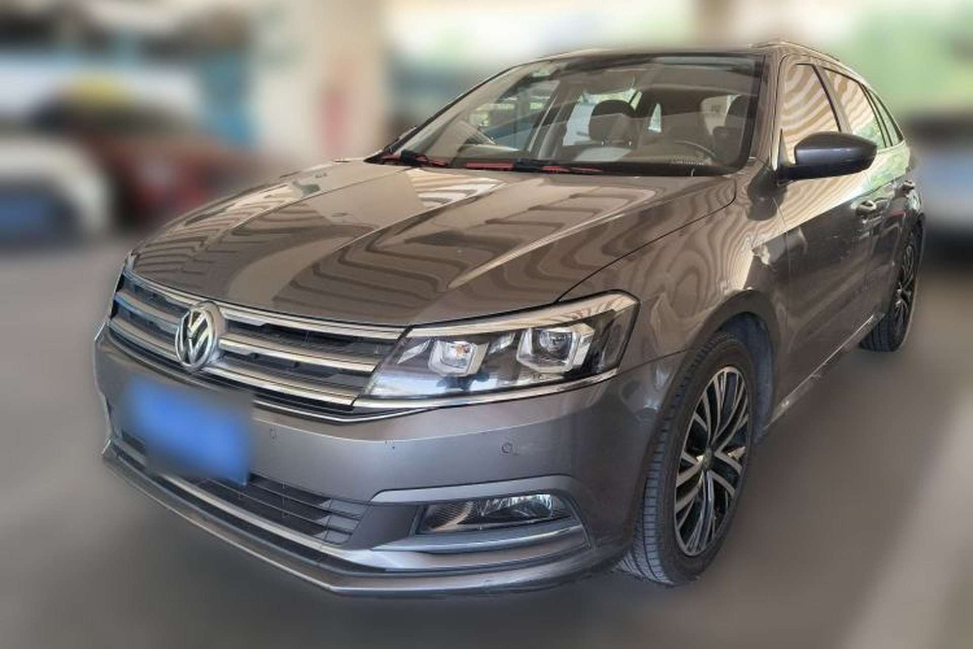 Used Volkswagen Gran Lavida 2015 230TSI DSG Luxury Edition Front Left 45 Deg