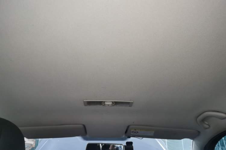 Used Volkswagen Gran Lavida 2015 1.6L Automatic Fashion Edition Headliner