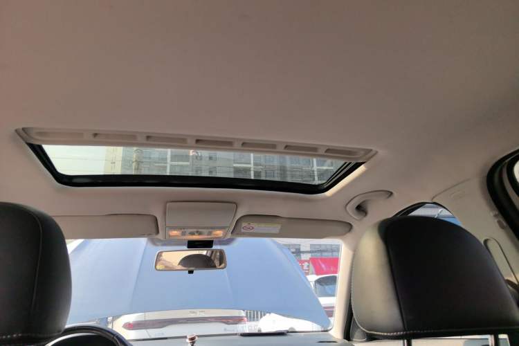 Used Volkswagen Gran Lavida 2015 1.6L Automatic Comfort Edition Headliner
