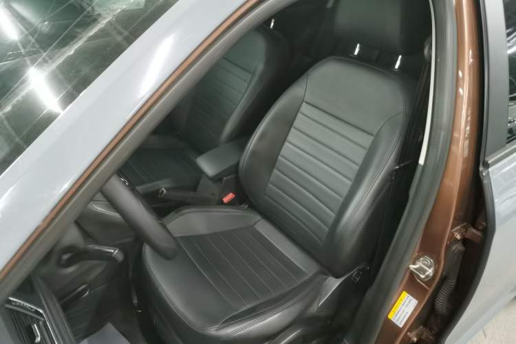 Used Volkswagen Gran Lavida 2015 1.6L Automatic Fashion Edition Left Front Seat