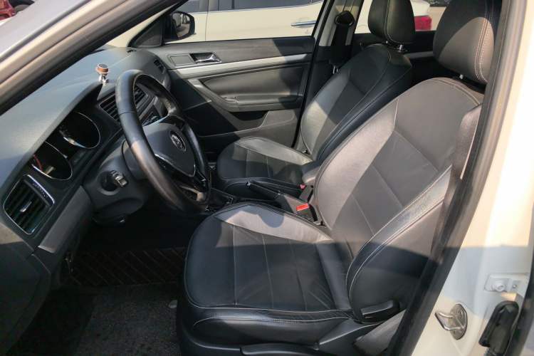 Used Volkswagen Gran Lavida 2015 1.6L Automatic Comfort Edition Left Front Seat