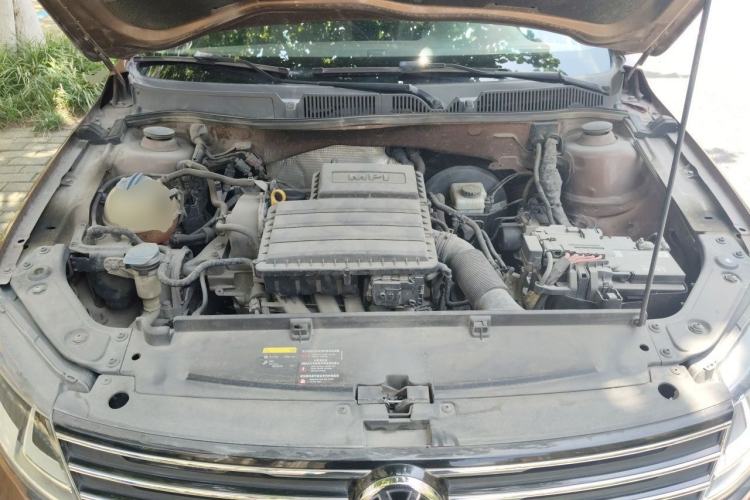 Used Volkswagen Gran Lavida 2015 1.6L Automatic Comfort Edition Engine Bay