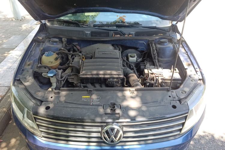 Used Volkswagen Gran Lavida 2015 1.6L Automatic Comfort Edition Engine Bay