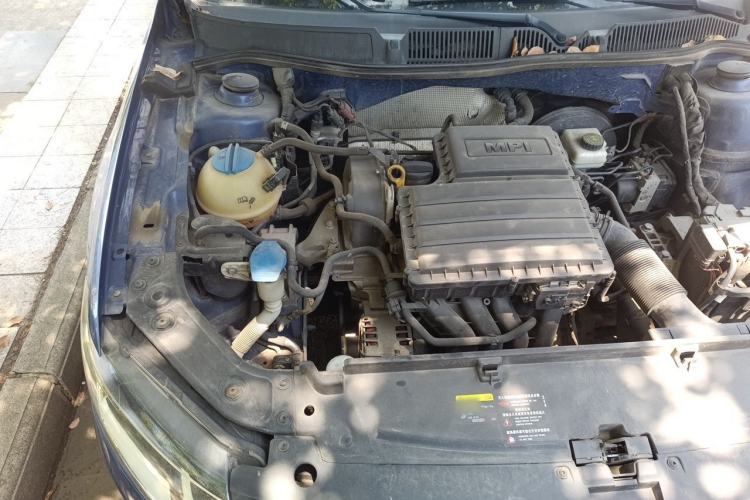 Used Volkswagen Gran Lavida 2015 1.6L Automatic Comfort Edition Engine Bay Right